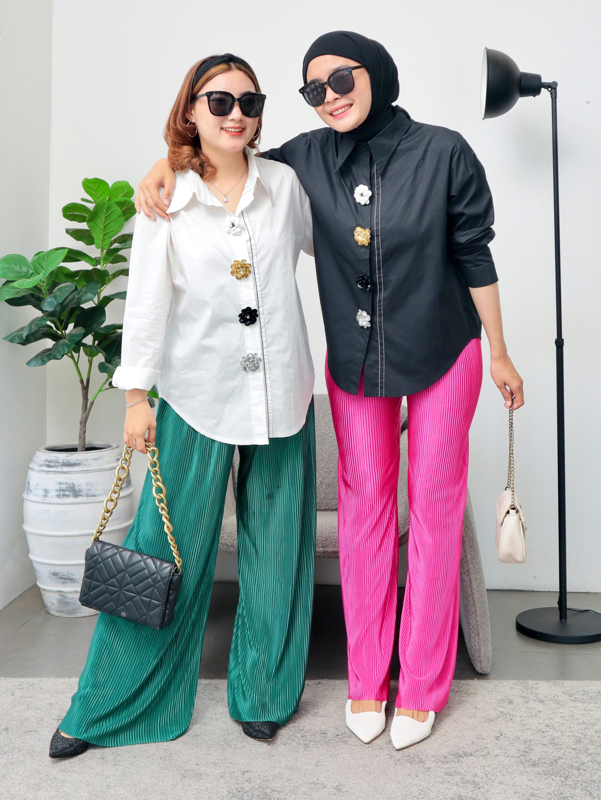 Kemeja Wanita Floral Rulif dengan Sentuhan Feminin dan Kekinian - Gambar 5