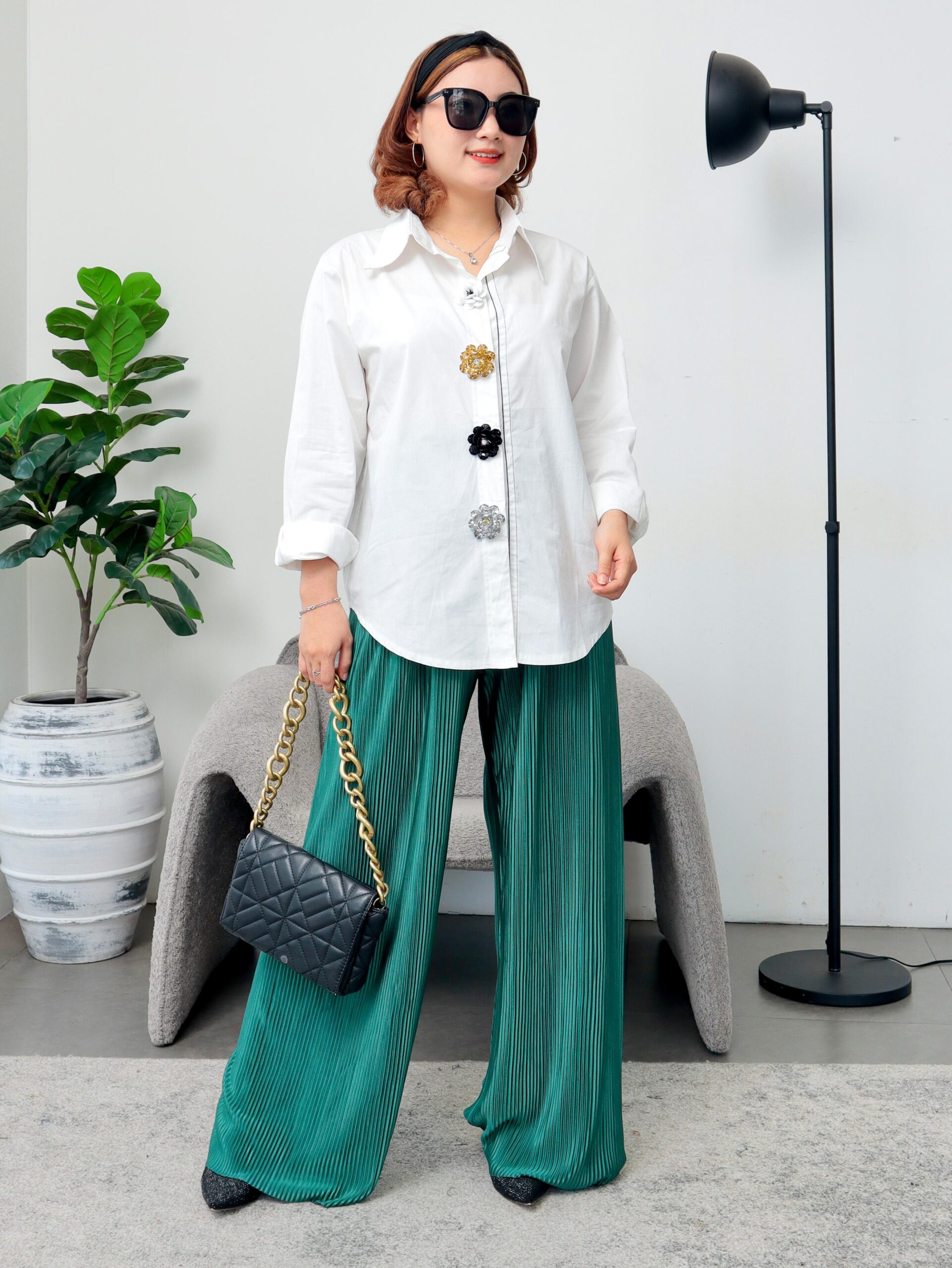 Kemeja Wanita Floral Rulif dengan Sentuhan Feminin dan Kekinian - Gambar 4