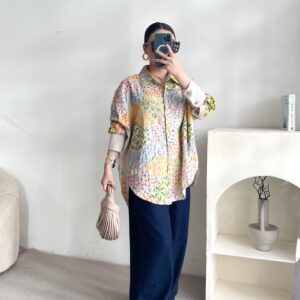 Kemeja Wanita Motif Suyo Plant dengan Bahan Linen untuk Tampilan lebih Menarik