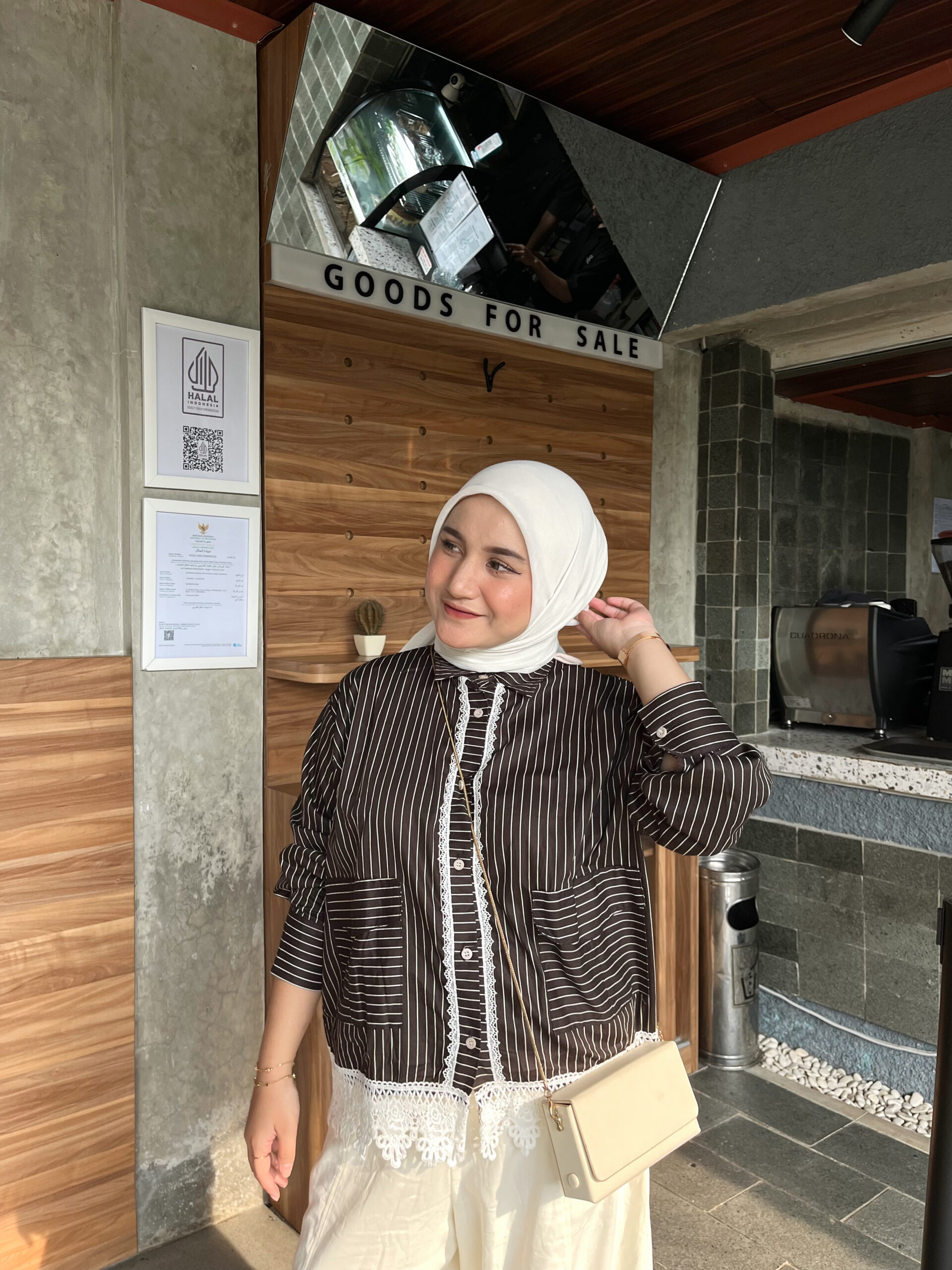 Kemeja Terra iLTs — Kemeja Crop Wanita Bahan Katun Linen · Smart Casual All Day · All Size