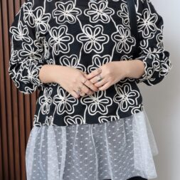 Pakaian Atasan Blouse Wanita Raya Brukat Tile  dengan Desain Casual Kekinian