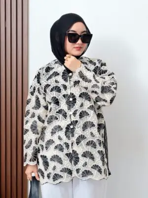 Pakaian Atasan Kemeja Wanita Ayumi Brukat Dengan Desain Casual Kekinian