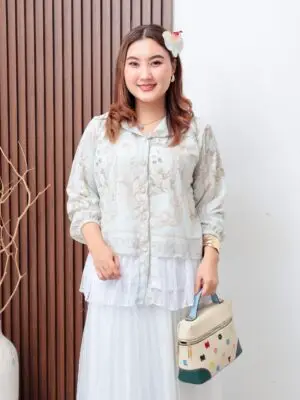 Pakaian Atasan Kemeja Royaline Wanita dengan Desain Casual Kekinian