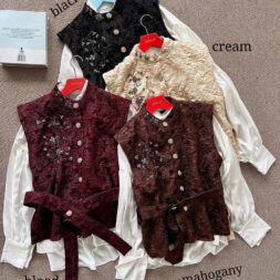 Pakaian Atasan Kemeja Wanita Seraya Brukat Lengan Balon dengan Desain Casual Kekinian