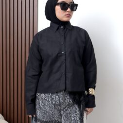 Kemeja Crop Indie dengan bahan linen