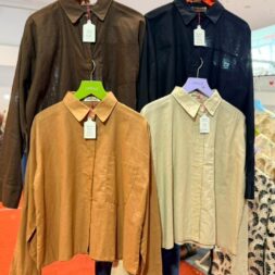 Kemeja Crop Indie dengan bahan linen