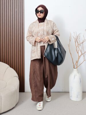 Pakaian Atasan Kemeja Wanita Clara dengan Desain Casual Kekinian