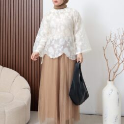 Atasan Blouse Malika Wanita untuk Tampilan Stylish Terbaru