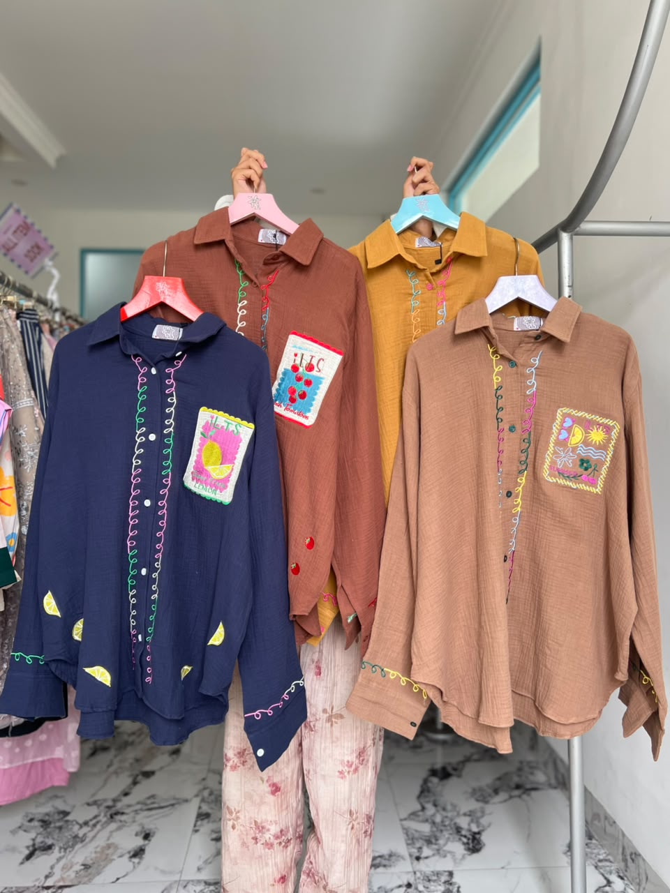 Kemeja Sour Pop iLTs โ Kemeja Oversize Wanita Motif Bordir Bahan Katun Adem All Size